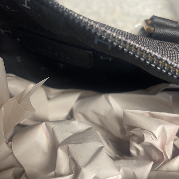 H HALSTON GREY LOGO BAG 💼 - Picture 4 of 5